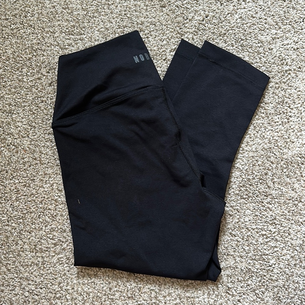 Black cropped nobull leggings